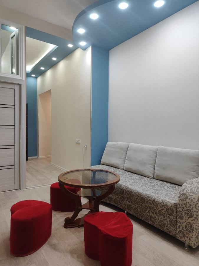 Guest House In The Small Center Yerevan Exterior photo