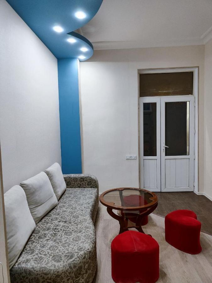Guest House In The Small Center Yerevan Exterior photo